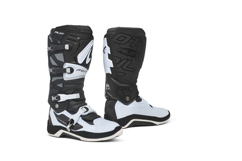 Forma Pilot Black/White